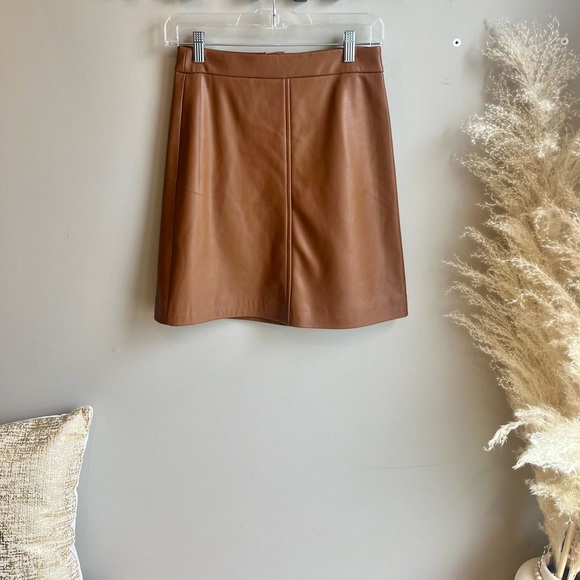 Rw&co vegan leather tan midi skirt size 00 (runs large) worn twice - Picture 2 of 4